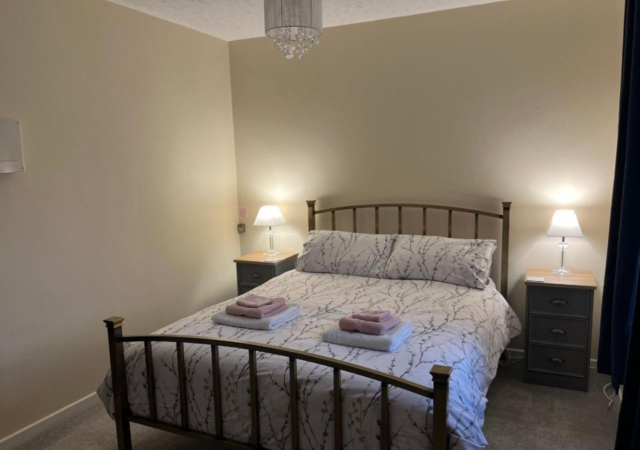 3 Bedroom Apartment, Ballymena, The Wee Stop Gap Esterno foto