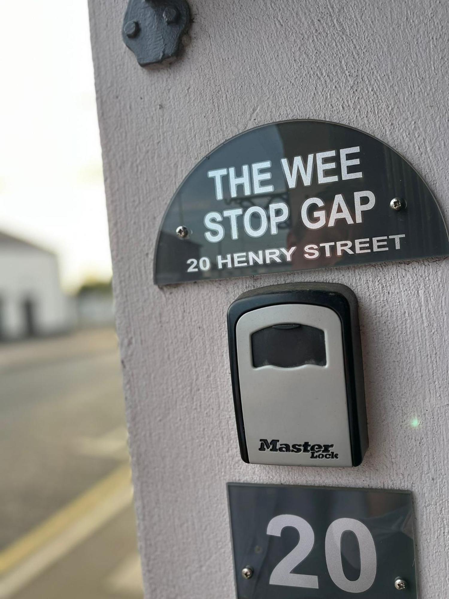 3 Bedroom Apartment, Ballymena, The Wee Stop Gap Esterno foto